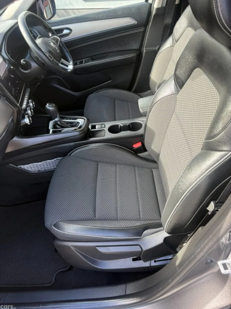 Renault Arkana Hatchback, Petrol, 2023, Grey