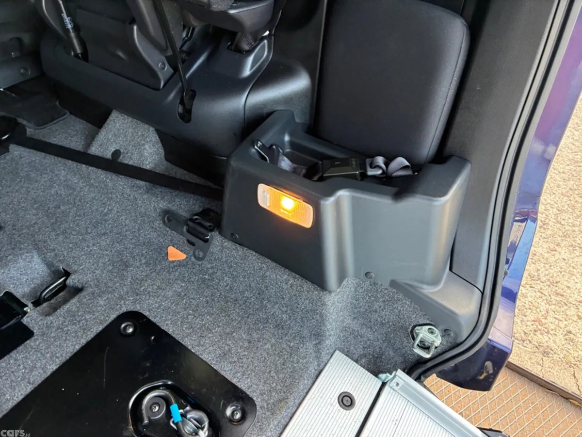 Nissan Serena MPV, Petrol, 2019, Blue