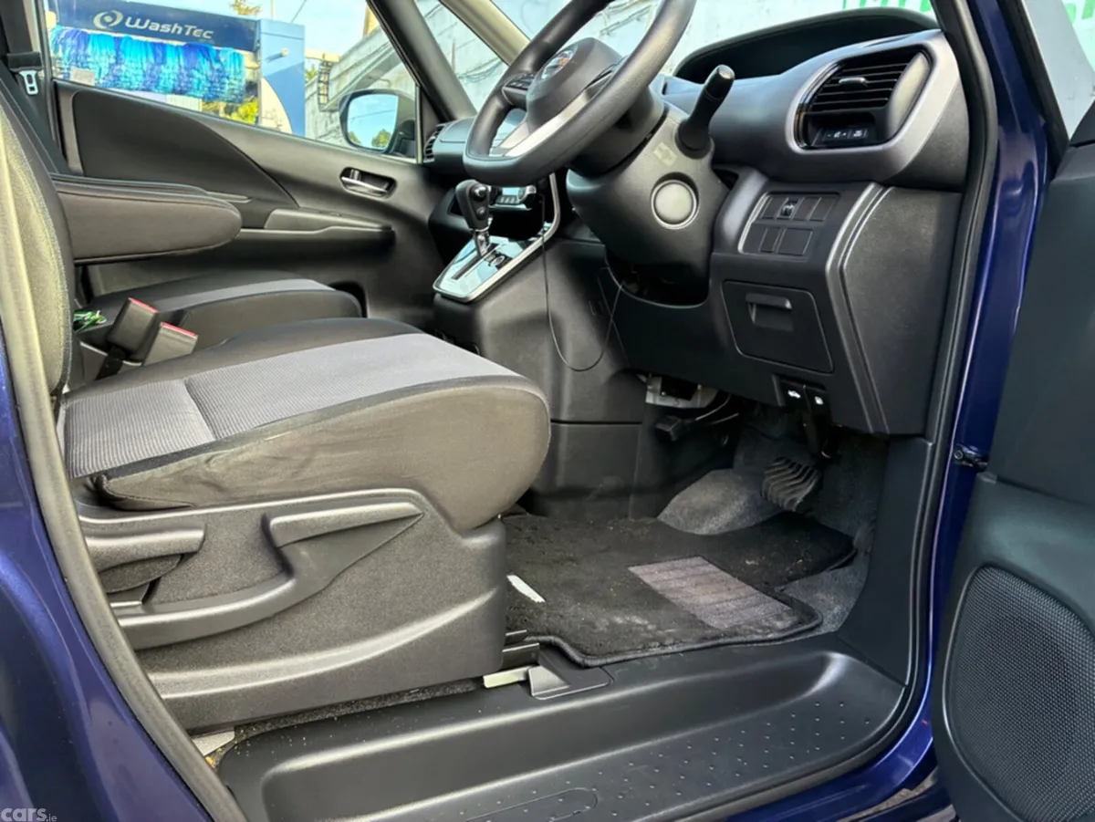 Nissan Serena MPV, Petrol, 2019, Blue