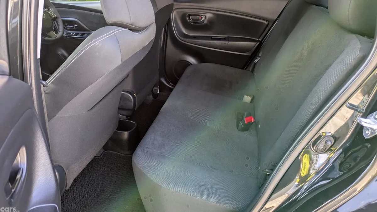 Toyota Yaris Hatchback, Petrol, 2017, Black