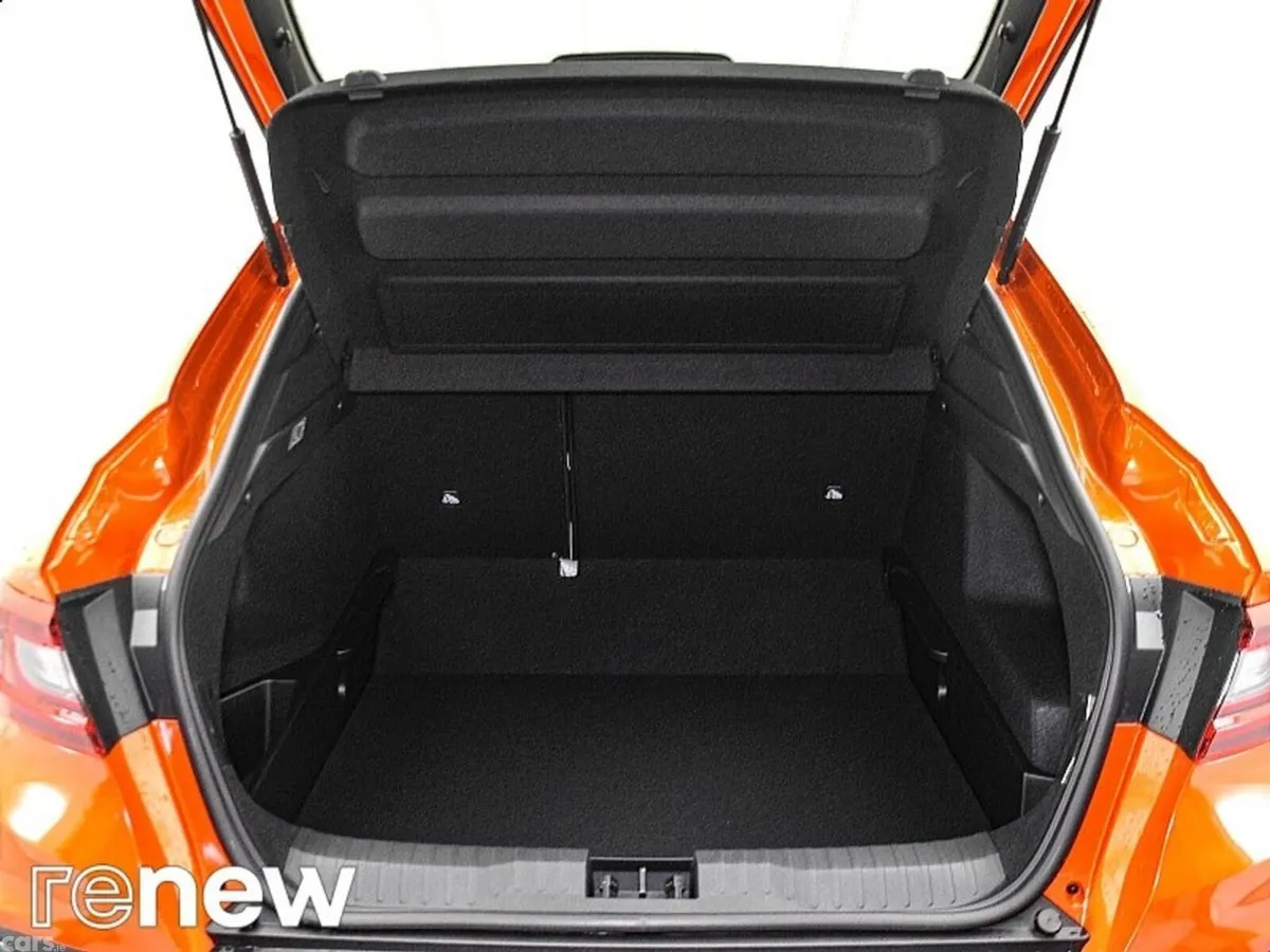 Renault Arkana SUV, Petrol Hybrid, 2021, Orange