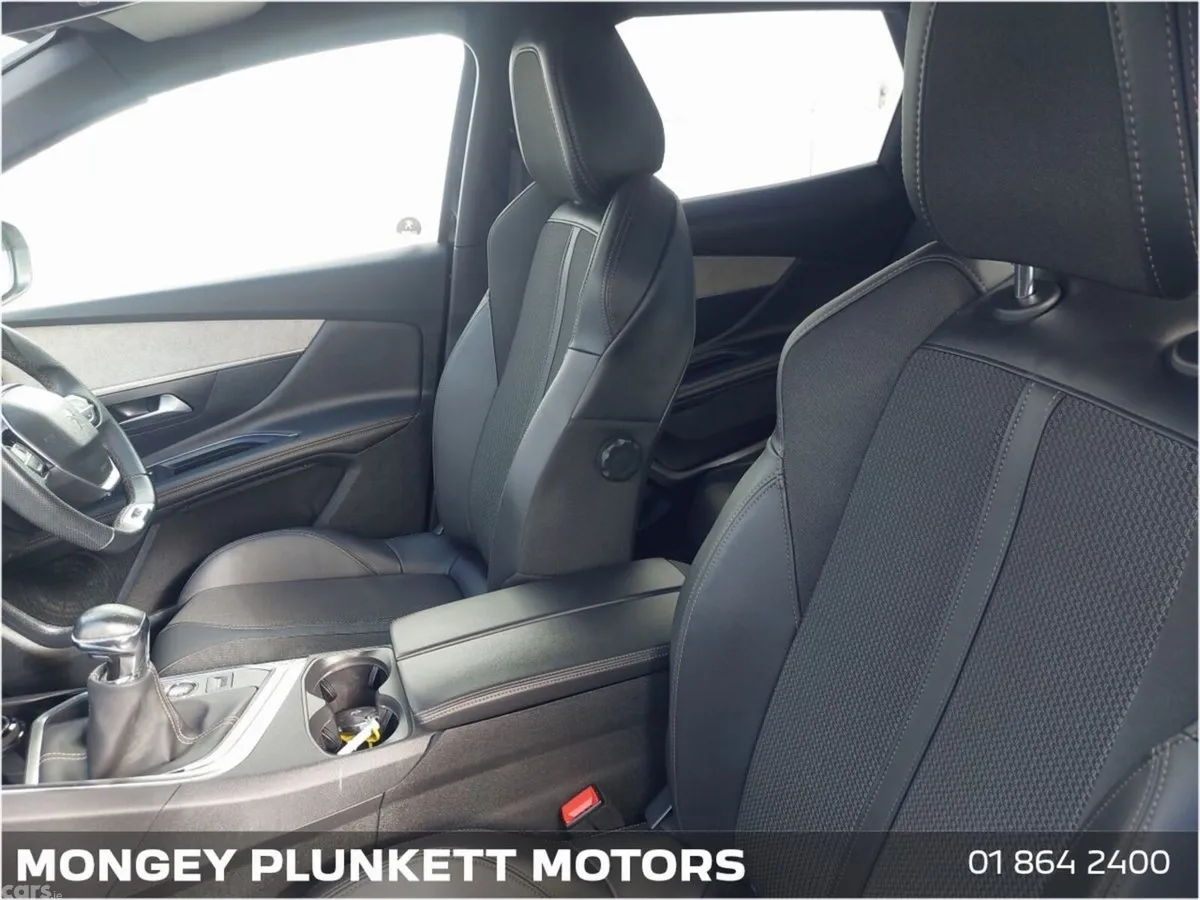 Peugeot 3008 MPV, Petrol, 2023, Black