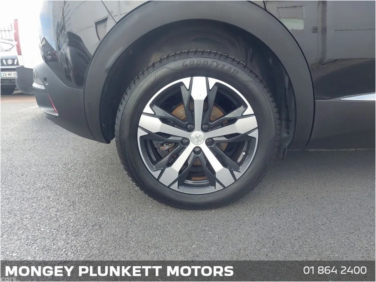 Peugeot 3008 MPV, Petrol, 2023, Black