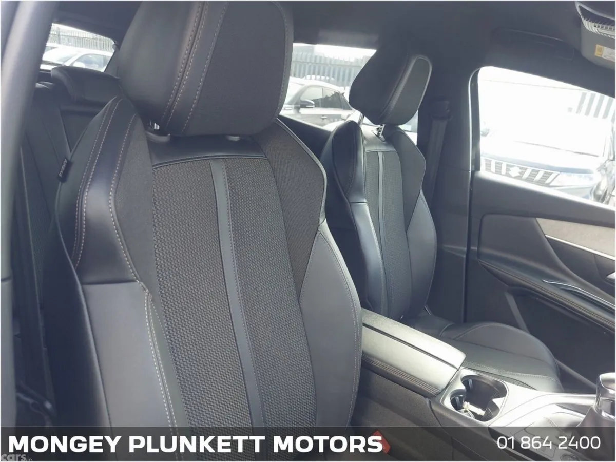 Peugeot 3008 MPV, Petrol, 2023, Black
