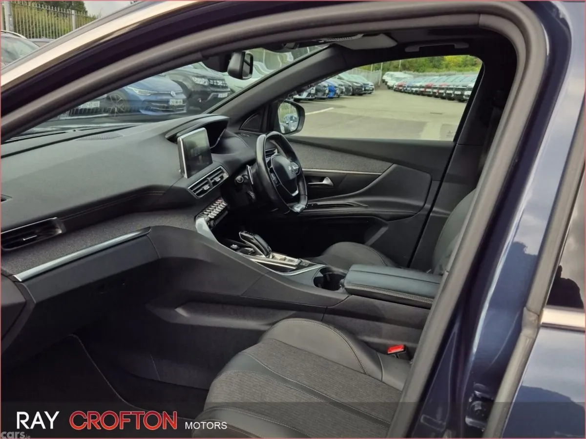 Peugeot 5008 MPV, Diesel, 2019, Blue