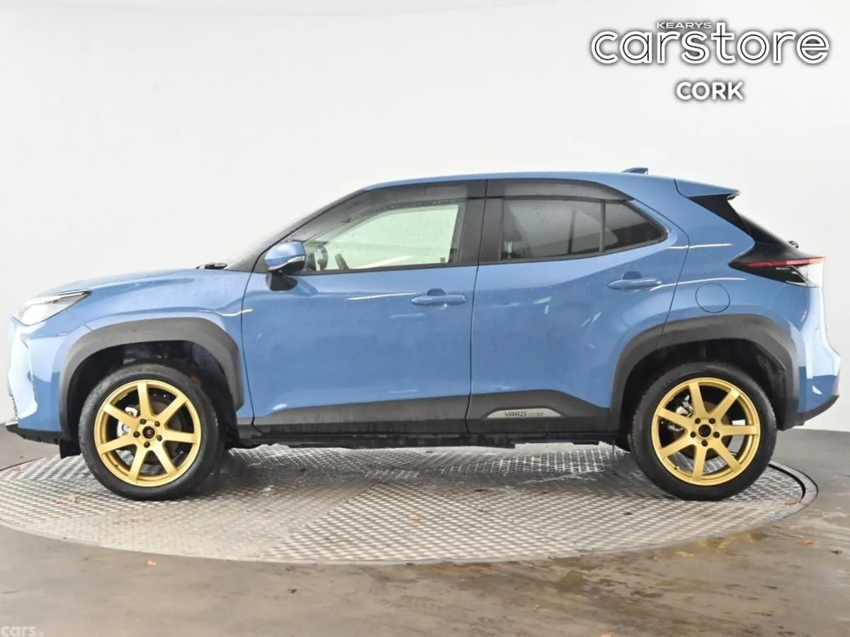 Toyota Yaris Cross SUV, Petrol Hybrid, 2025, Blue