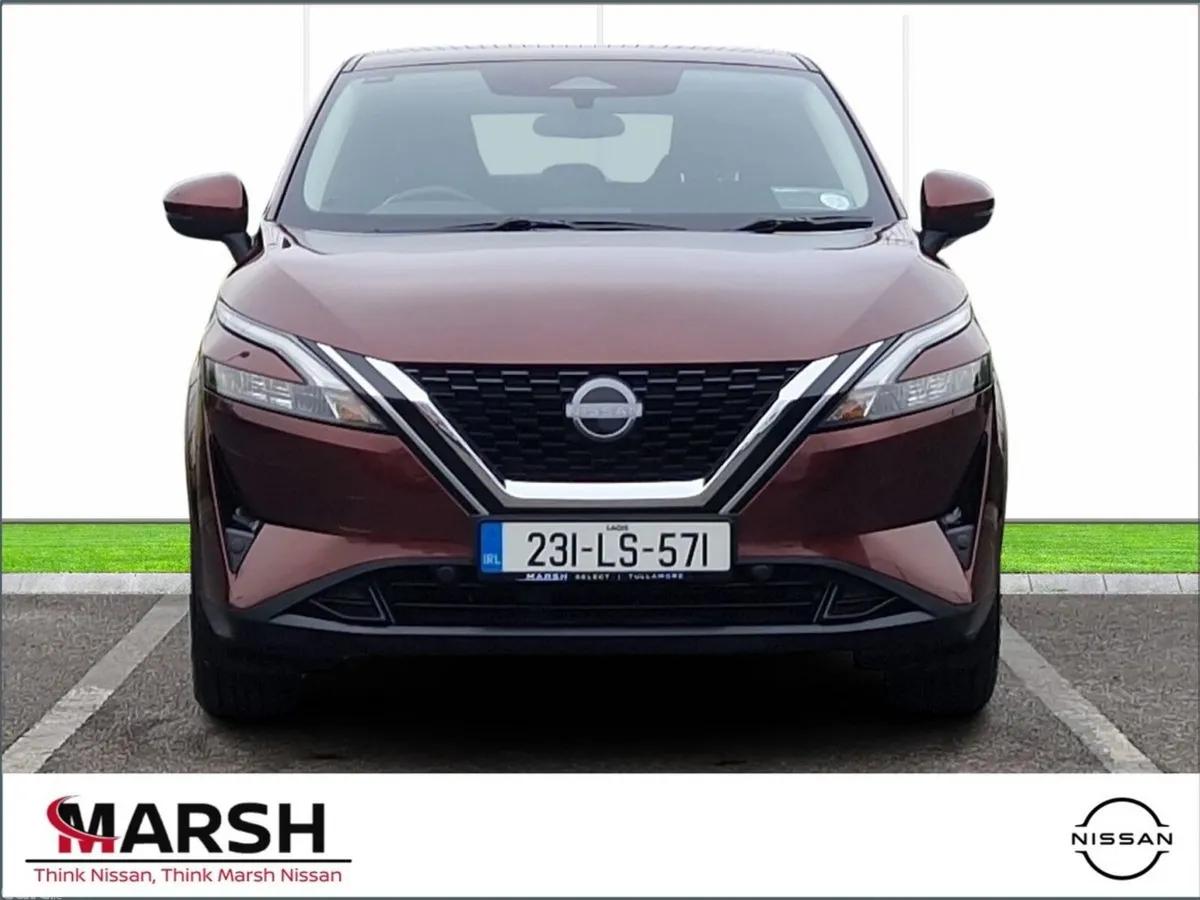 Nissan Qashqai MPV, Petrol, 2023, Red