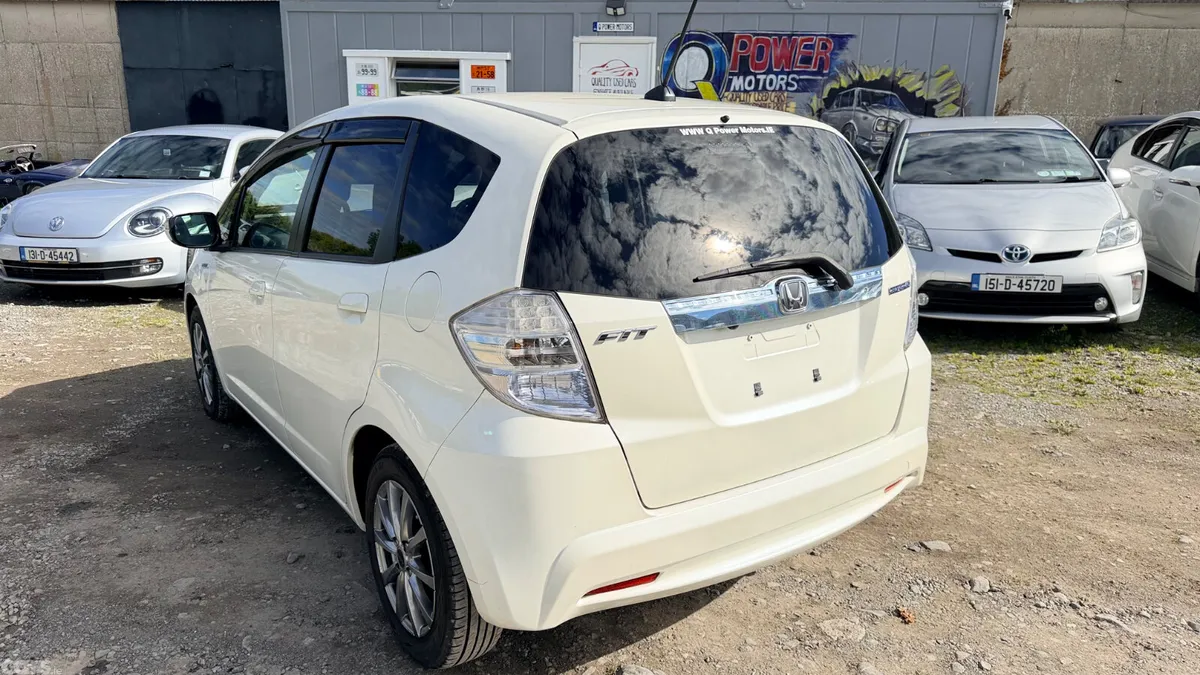 Honda Fit Hatchback, Petrol Hybrid, 2013, White