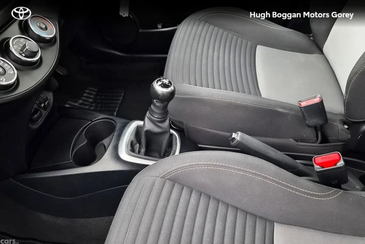 Toyota Yaris Hatchback, Petrol, 2018, Black