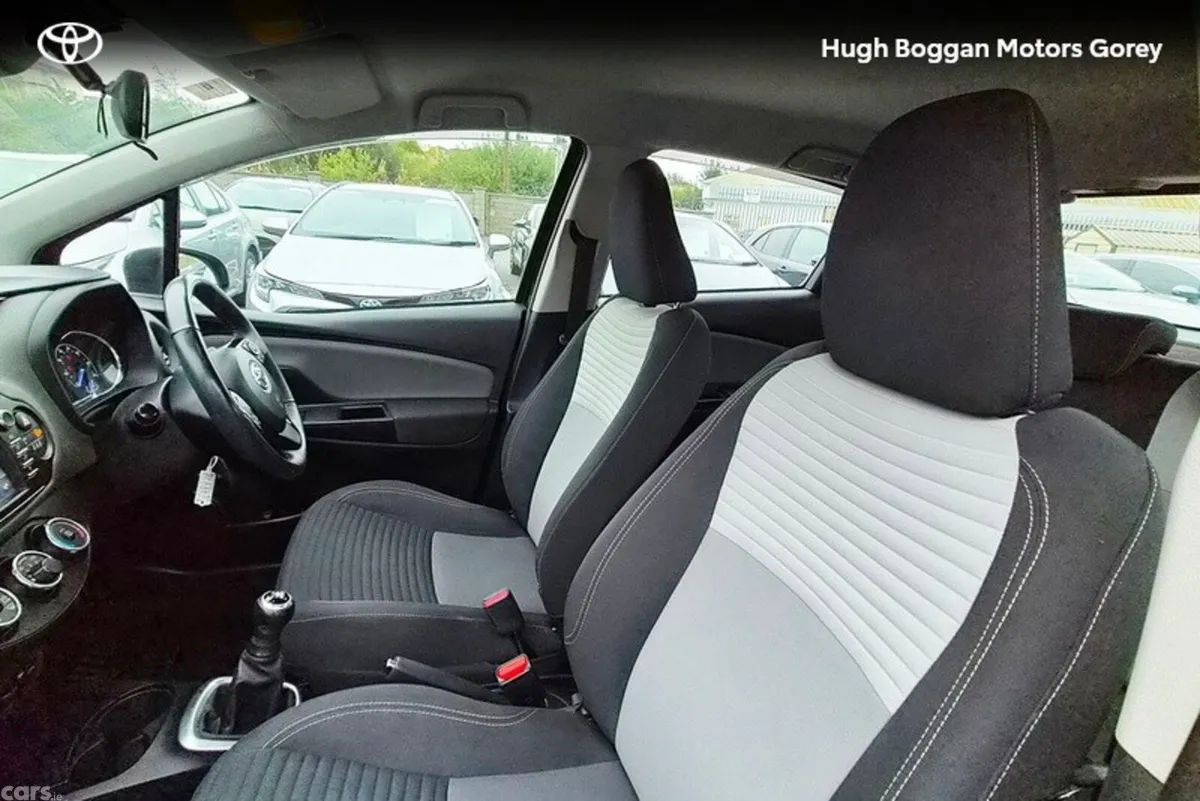 Toyota Yaris Hatchback, Petrol, 2018, Black