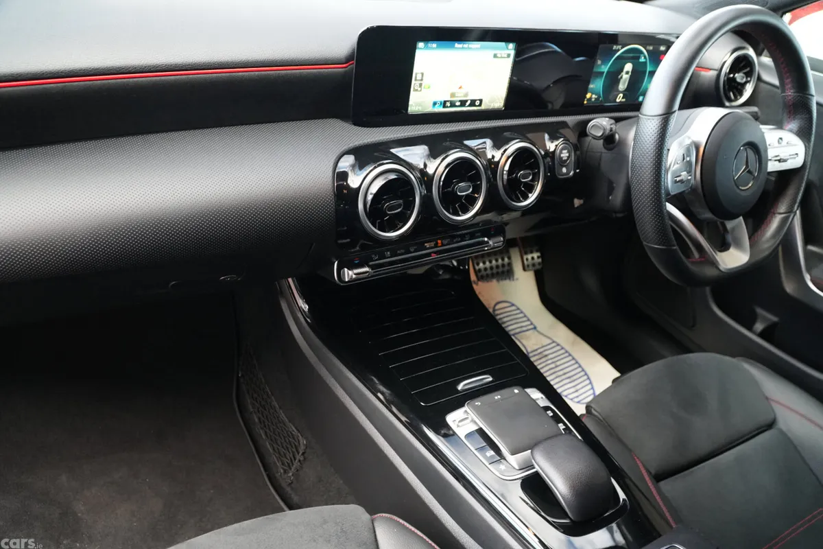 Mercedes-Benz A-Class Hatchback, Petrol, 2019, White
