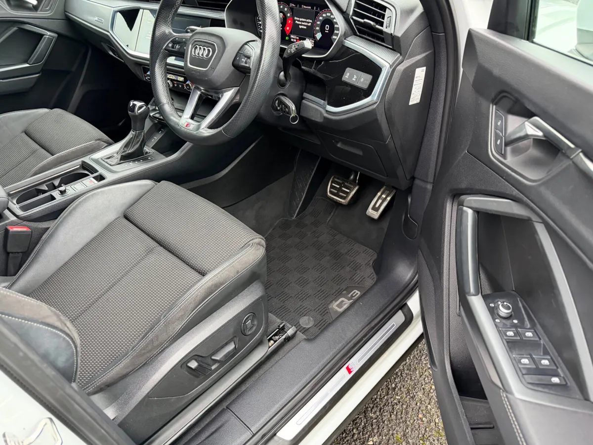 Audi Q3 SUV, Petrol, 2022, White