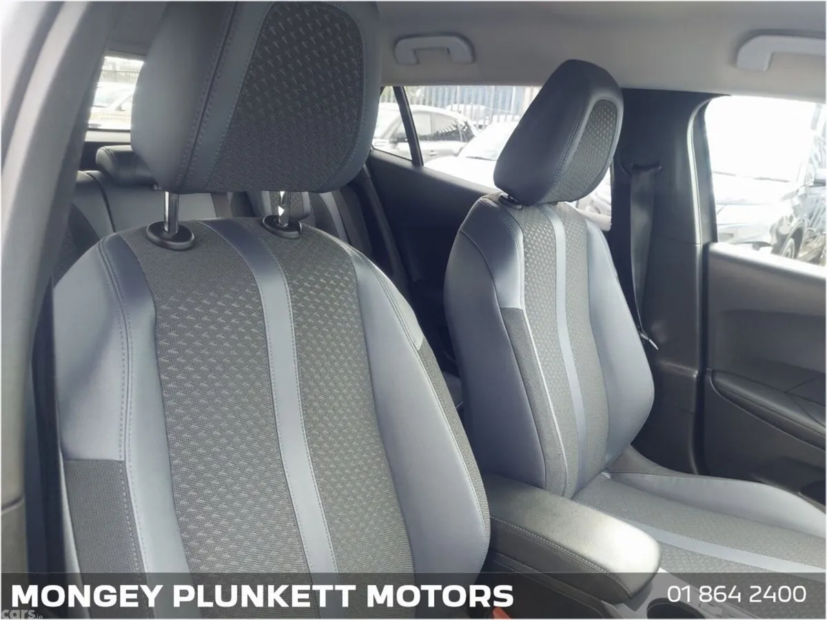 Peugeot 2008 MPV, Petrol, 2021, Grey