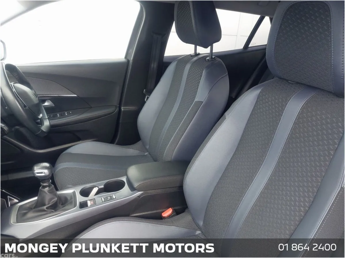 Peugeot 2008 MPV, Petrol, 2021, Grey