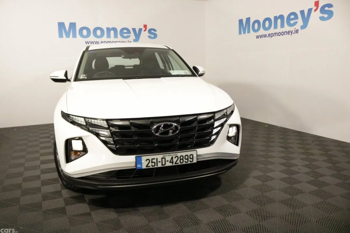 Hyundai Tucson SUV, Petrol Hybrid, 2025, White