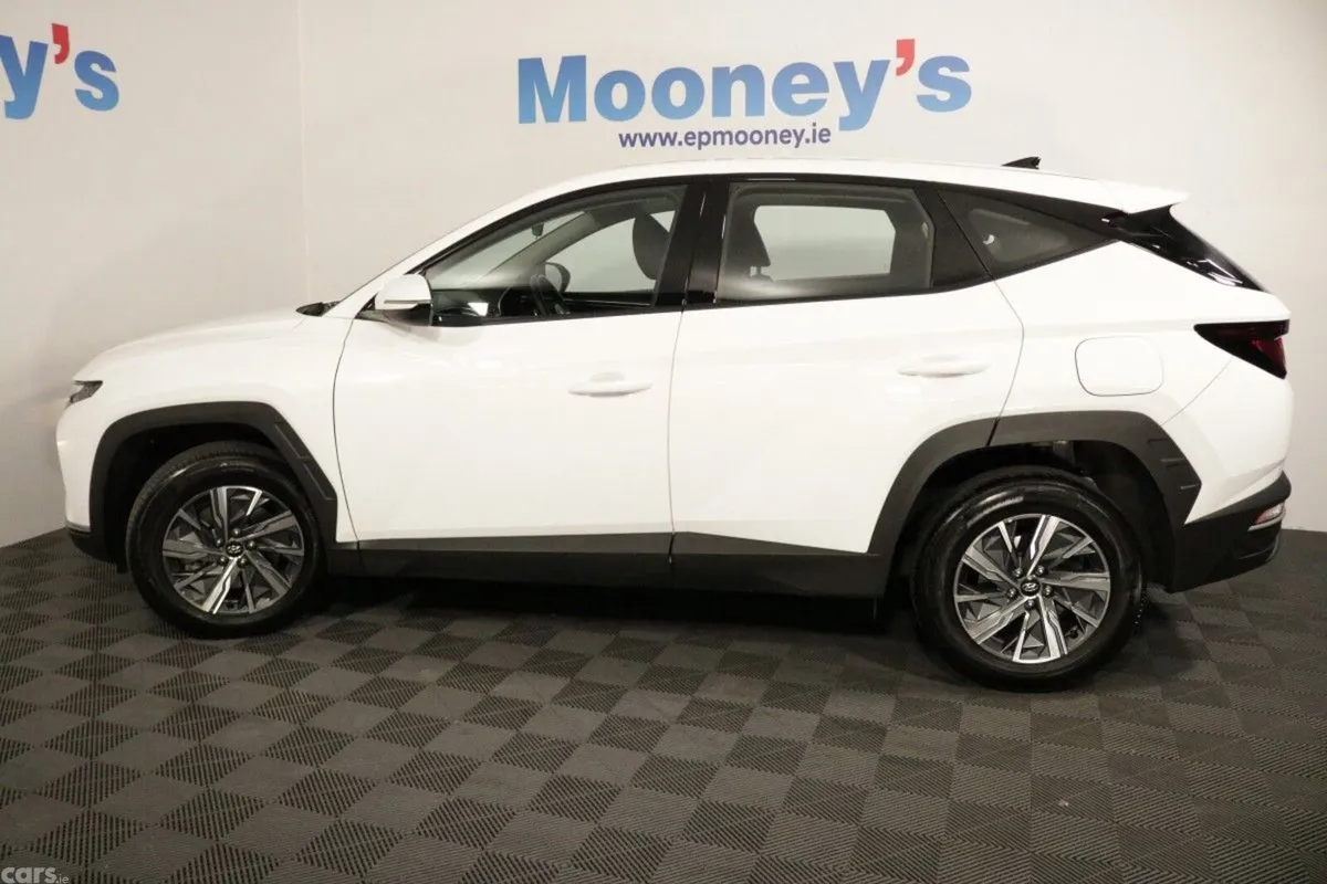 Hyundai Tucson SUV, Petrol Hybrid, 2025, White