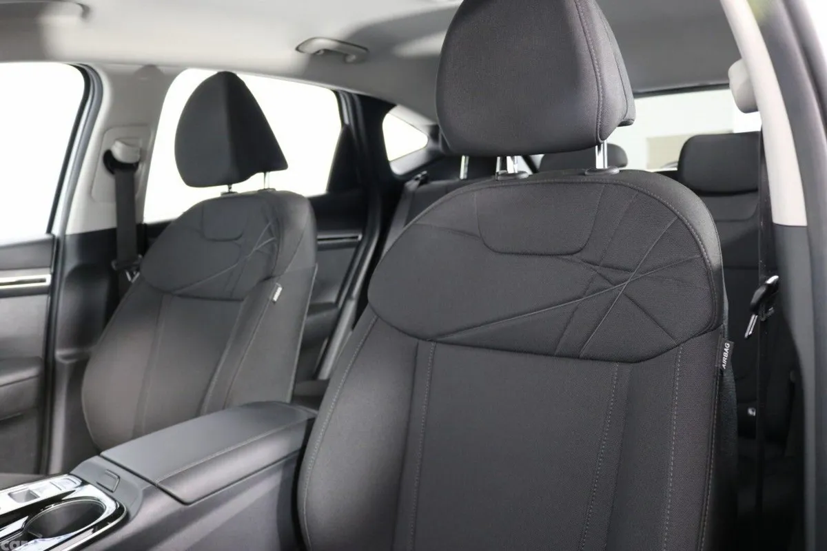 Hyundai Tucson SUV, Petrol Hybrid, 2025, White