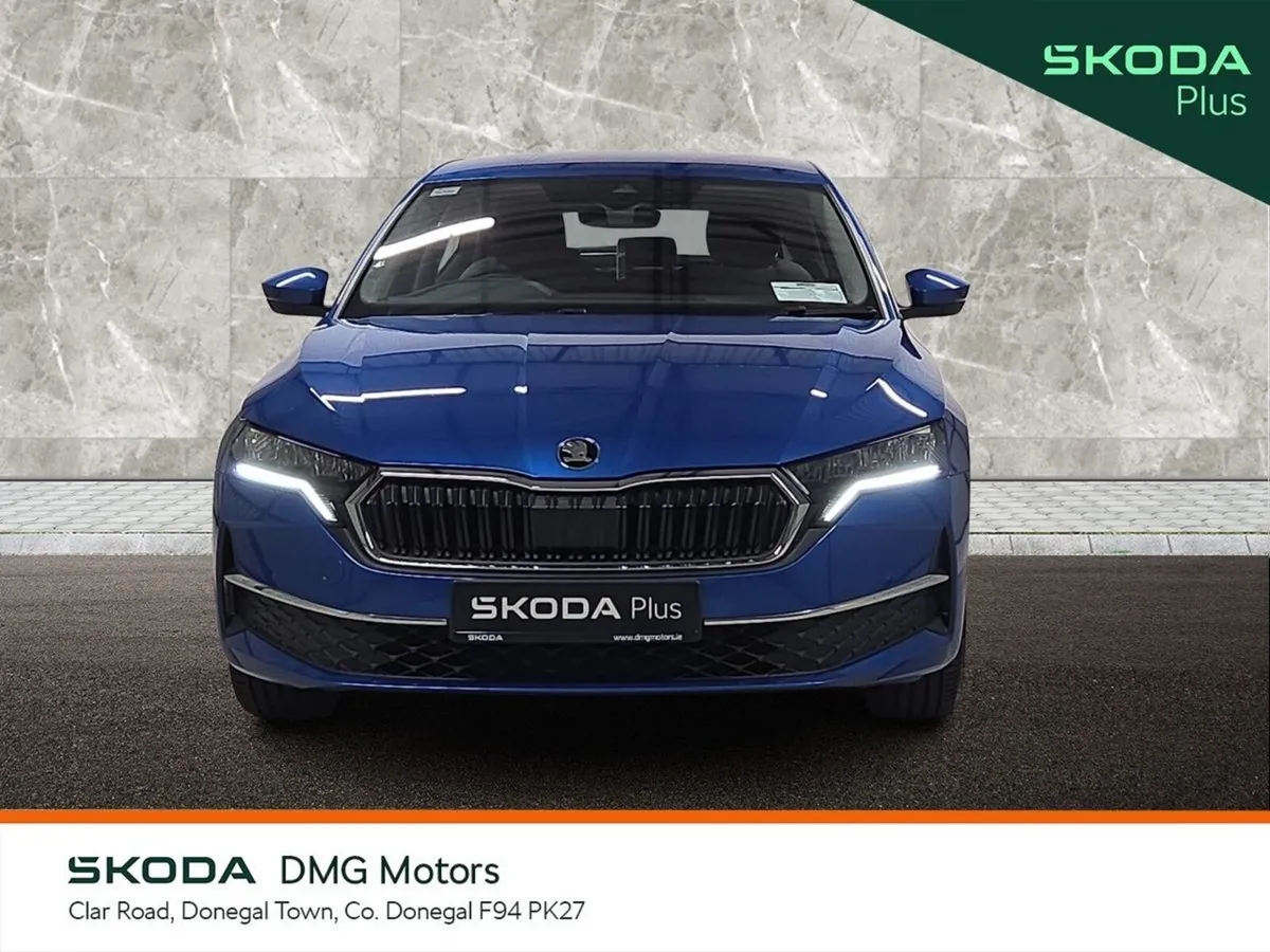 Skoda Octavia Saloon, Petrol, 2024, Blue