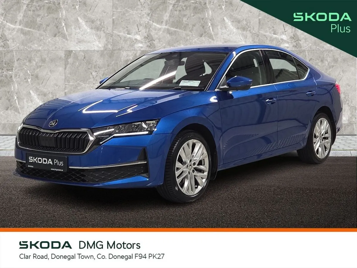 Skoda Octavia Saloon, Petrol, 2024, Blue