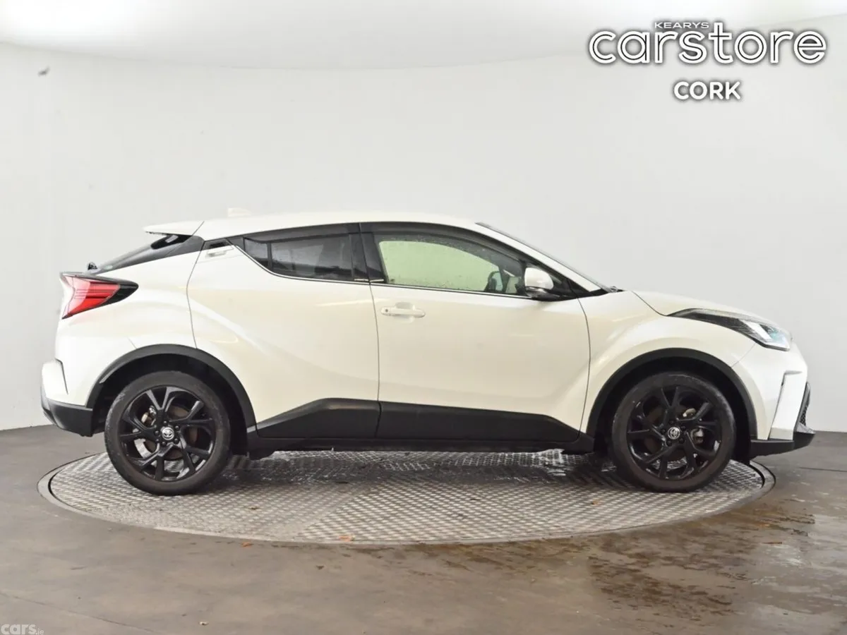 Toyota C-HR SUV, Petrol Hybrid, 2021, White