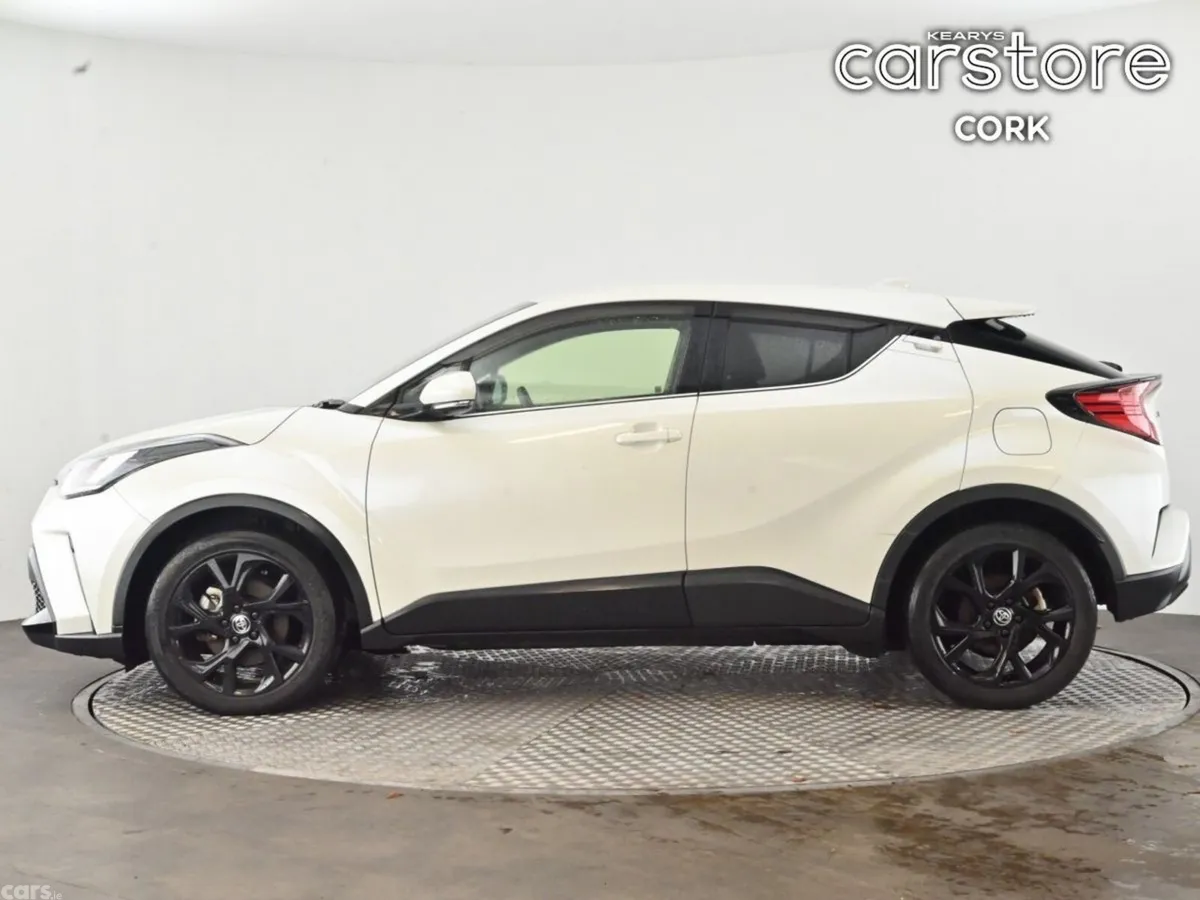 Toyota C-HR SUV, Petrol Hybrid, 2021, White