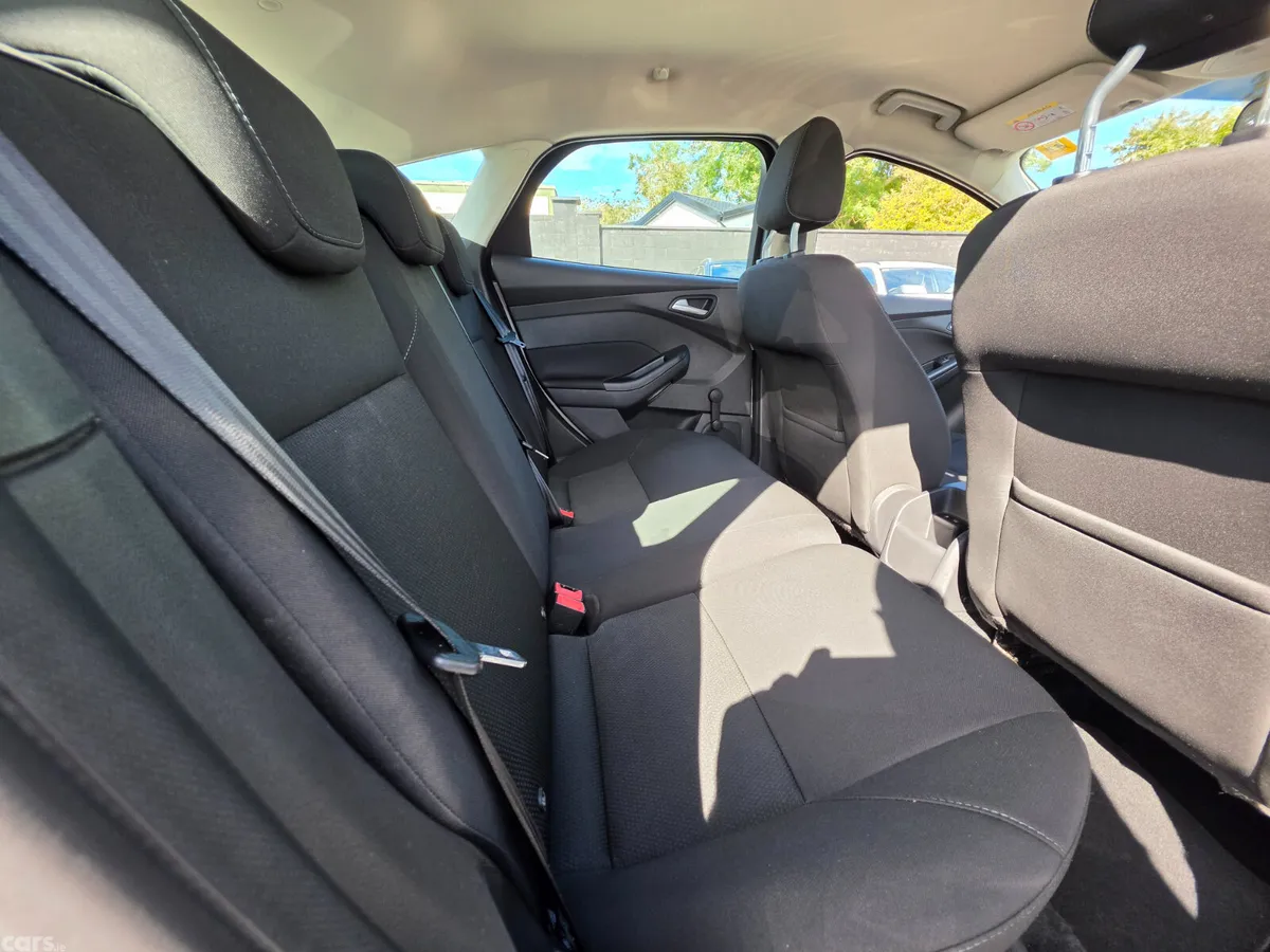 Ford Focus Hatchback, Petrol, 2016, Silver
