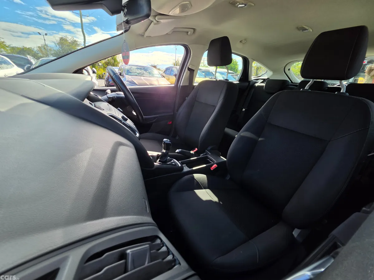Ford Focus Hatchback, Petrol, 2016, Silver
