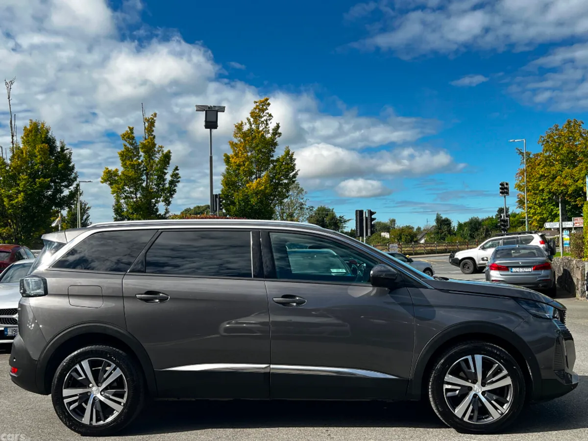 Peugeot 5008 MPV, Diesel, 2021, Grey