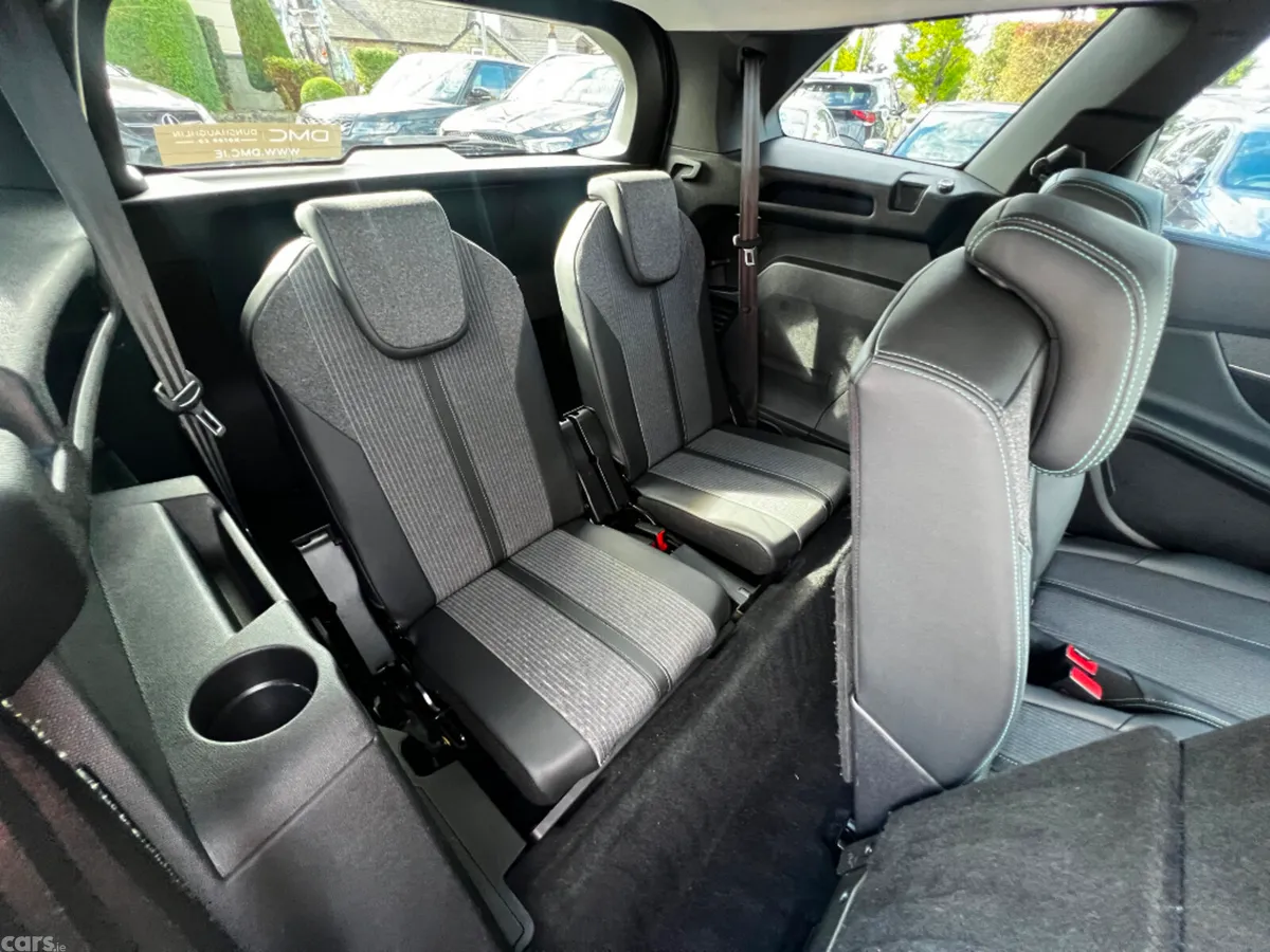 Peugeot 5008 MPV, Diesel, 2021, Grey