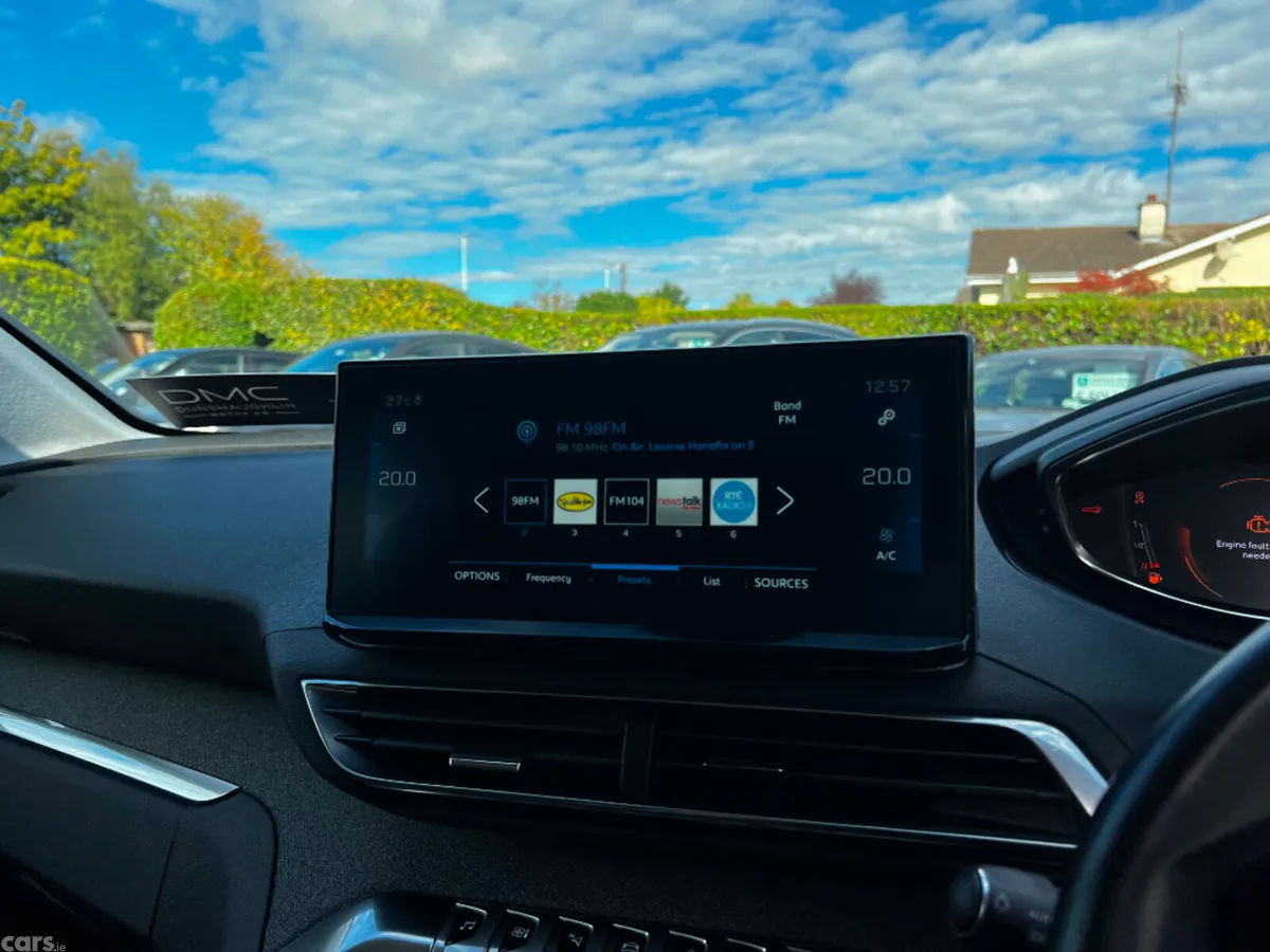 Peugeot 5008 MPV, Diesel, 2021, Grey