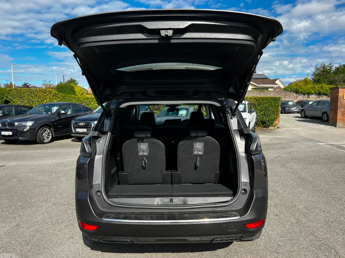 Peugeot 5008 MPV, Diesel, 2021, Grey