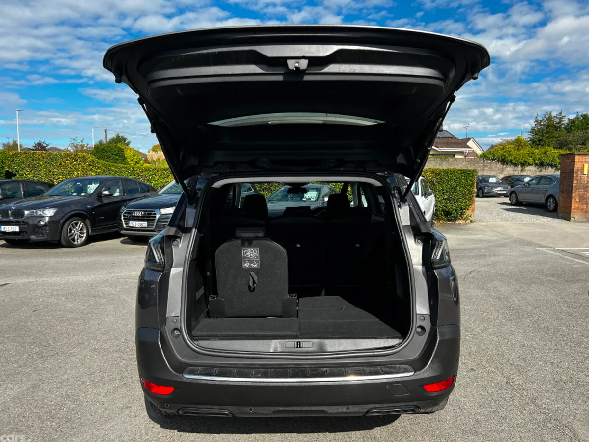 Peugeot 5008 MPV, Diesel, 2021, Grey