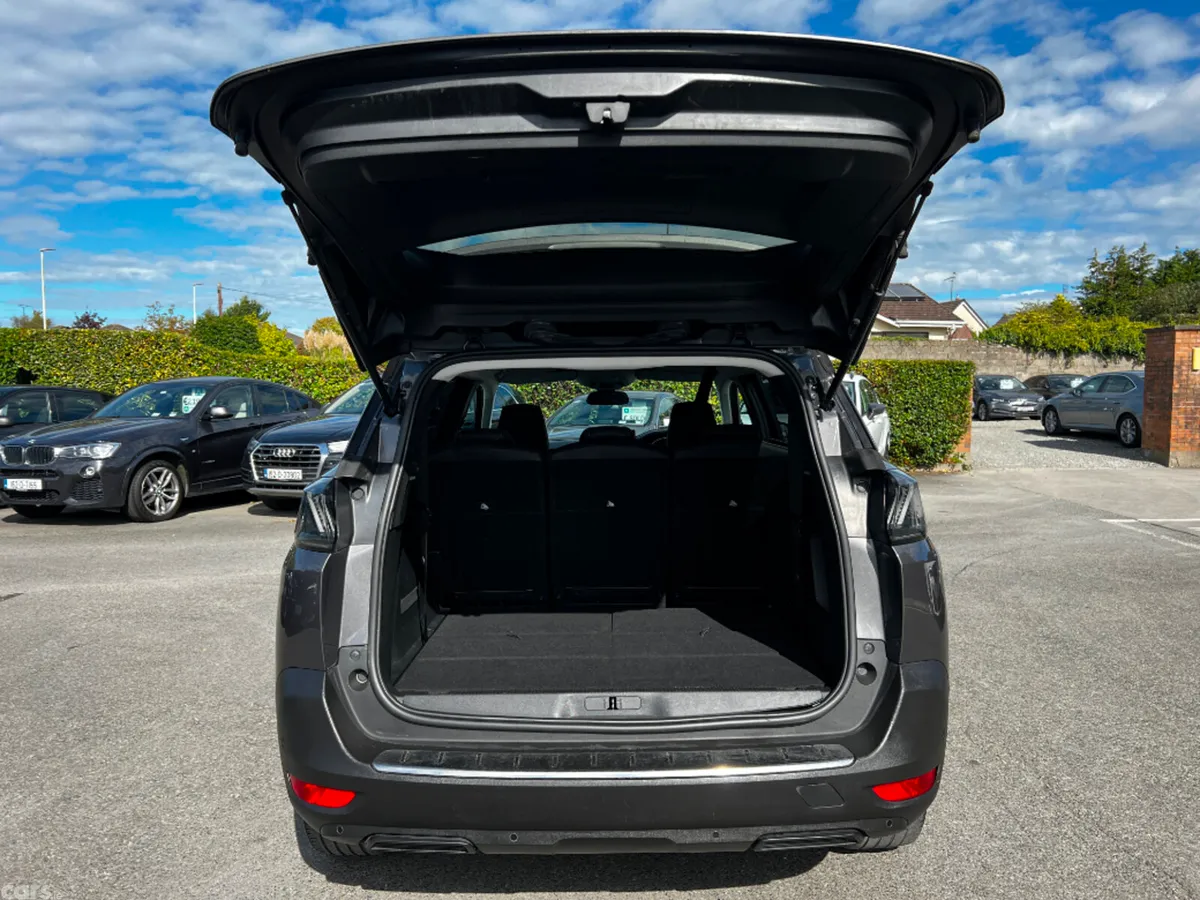Peugeot 5008 MPV, Diesel, 2021, Grey
