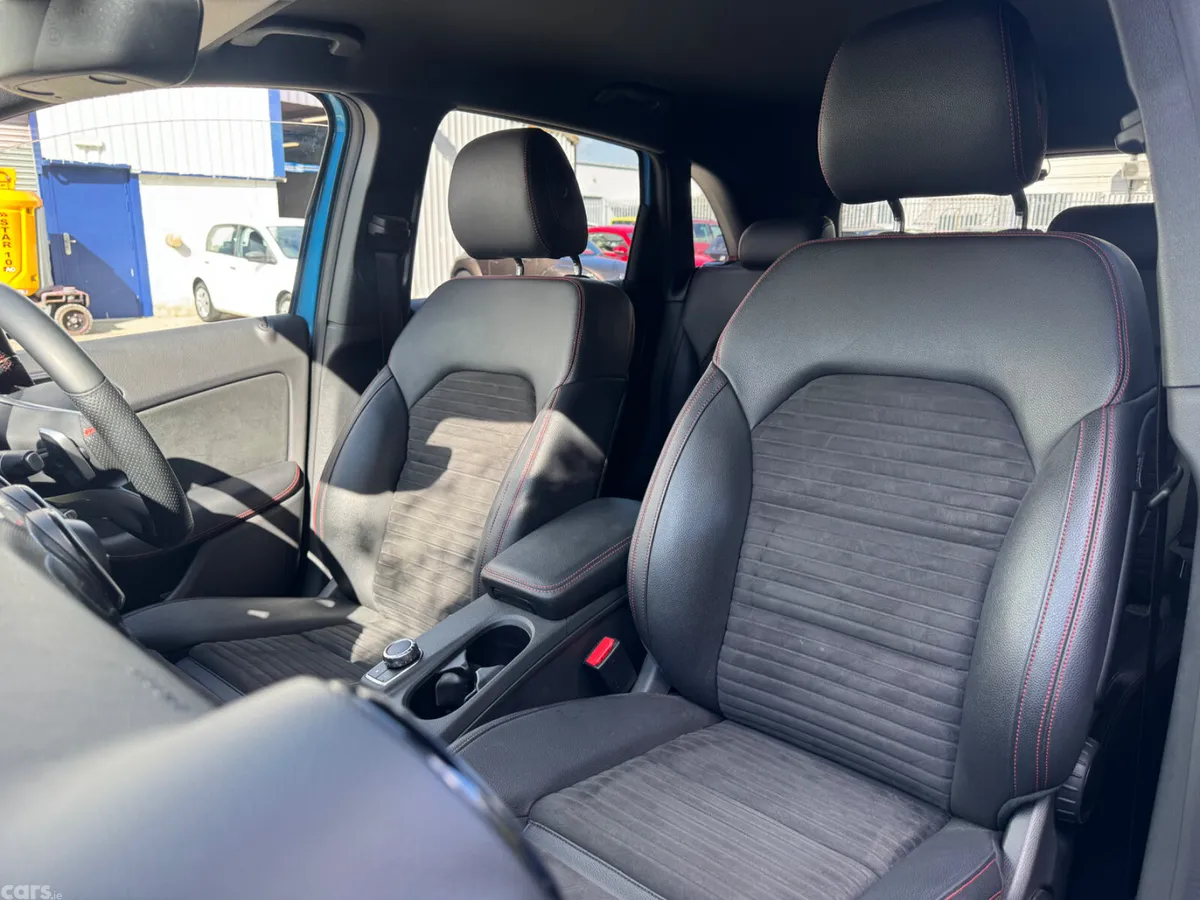 Mercedes-Benz B-Class Hatchback, Petrol, 2017, Blue