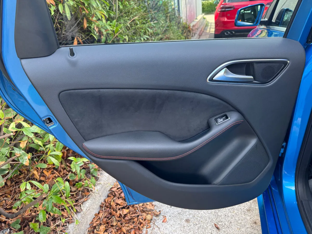 Mercedes-Benz B-Class Hatchback, Petrol, 2017, Blue