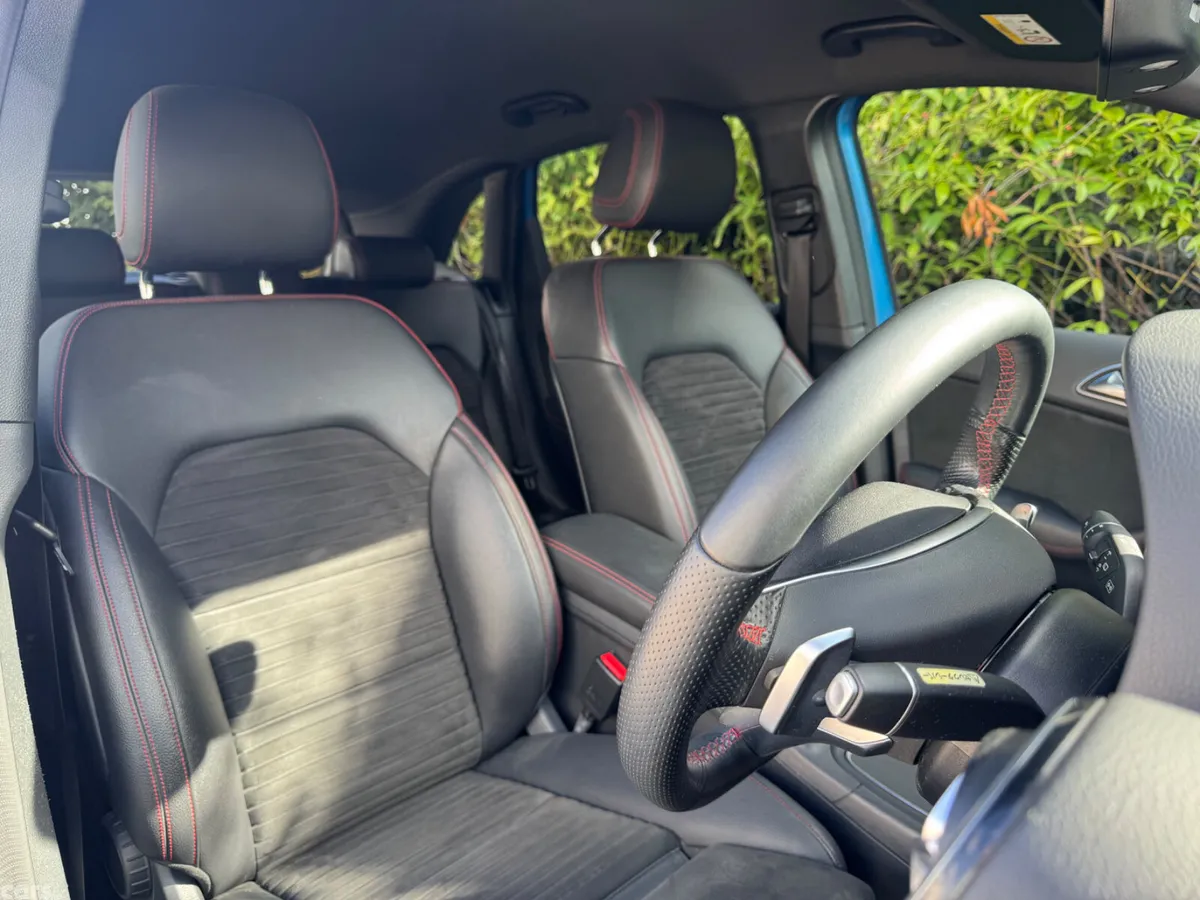 Mercedes-Benz B-Class Hatchback, Petrol, 2017, Blue