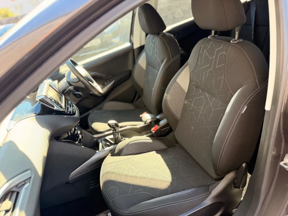 Peugeot 2008 Estate, Diesel, 2017, Grey