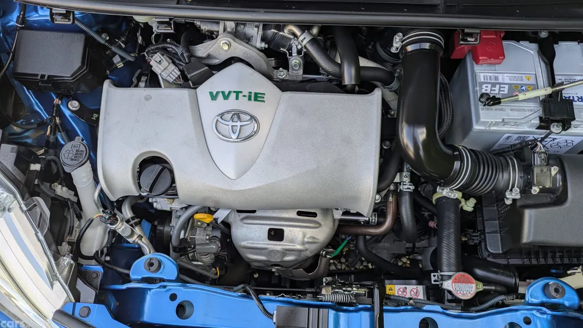 Toyota Yaris Hatchback, Petrol, 2017, Blue