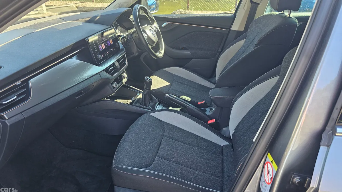 Skoda Kamiq Hatchback, Petrol, 2022, Grey