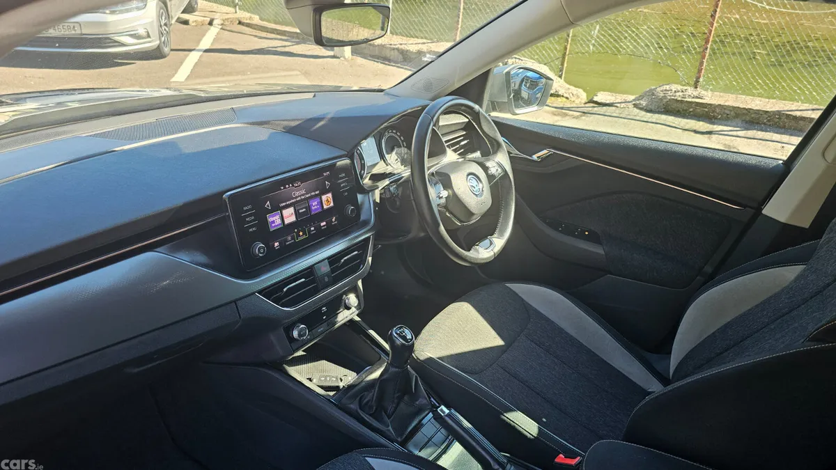 Skoda Kamiq Hatchback, Petrol, 2022, Grey