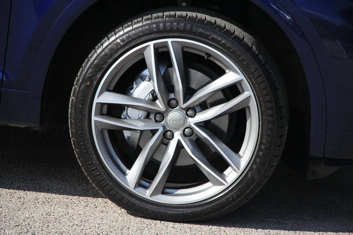 Audi Q5 SUV, Diesel, 2021, Blue