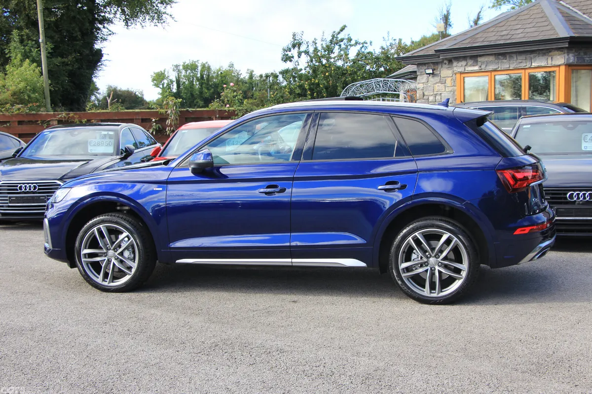 Audi Q5 SUV, Diesel, 2021, Blue