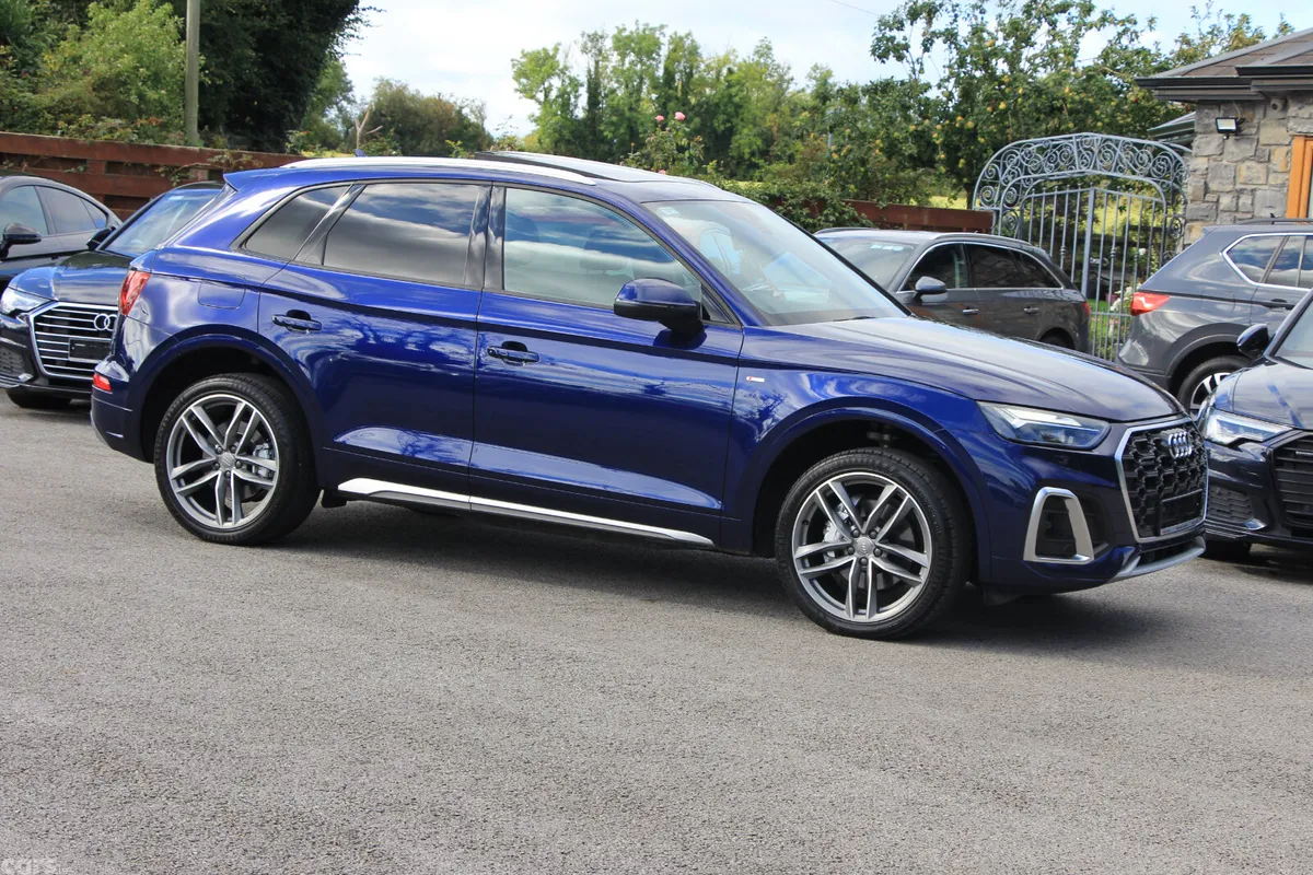 Audi Q5 SUV, Diesel, 2021, Blue