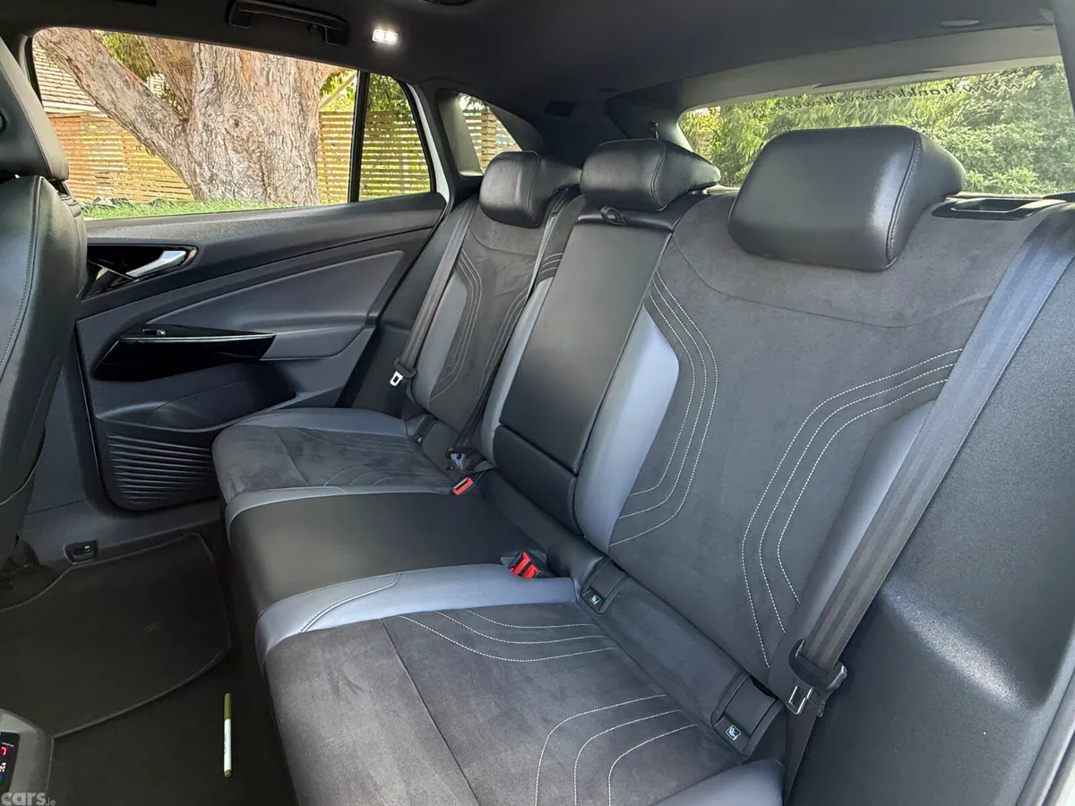 Volkswagen ID.4 Estate, Electric, 2023, White