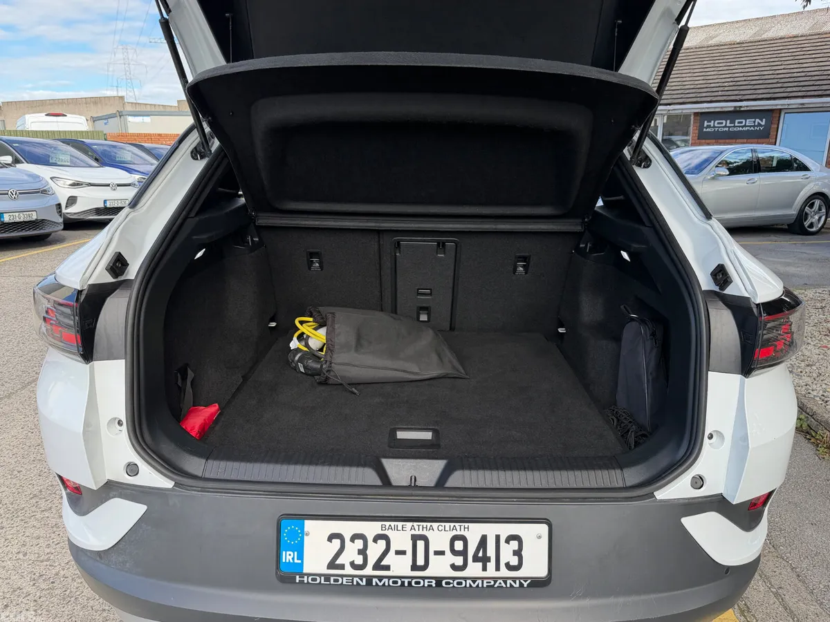 Volkswagen ID.4 Estate, Electric, 2023, White
