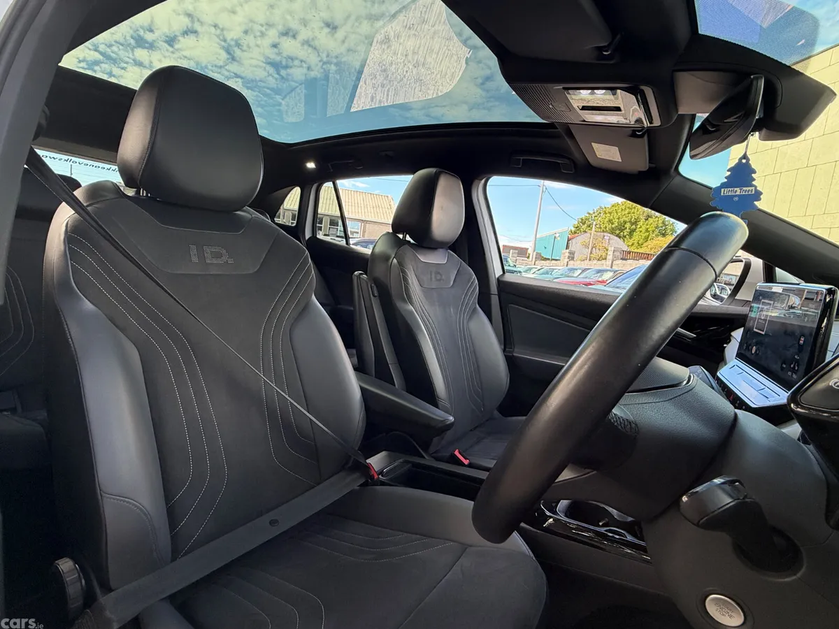Volkswagen ID.4 Estate, Electric, 2023, White
