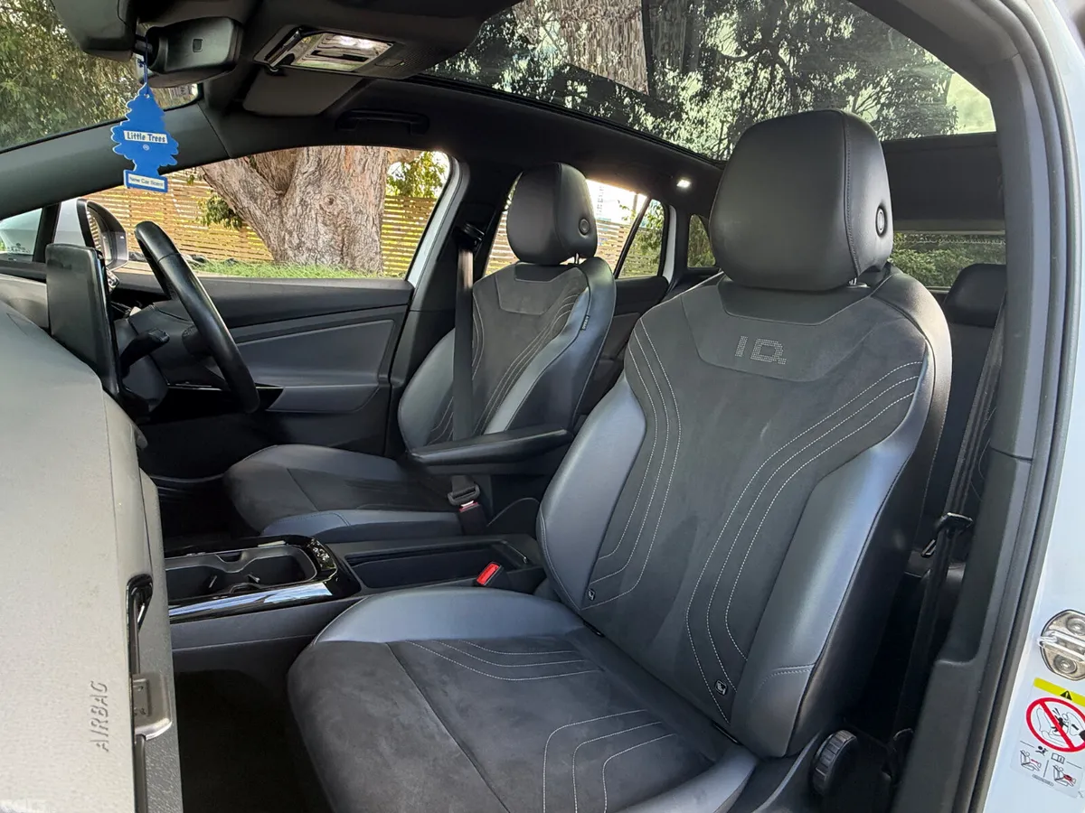 Volkswagen ID.4 Estate, Electric, 2023, White