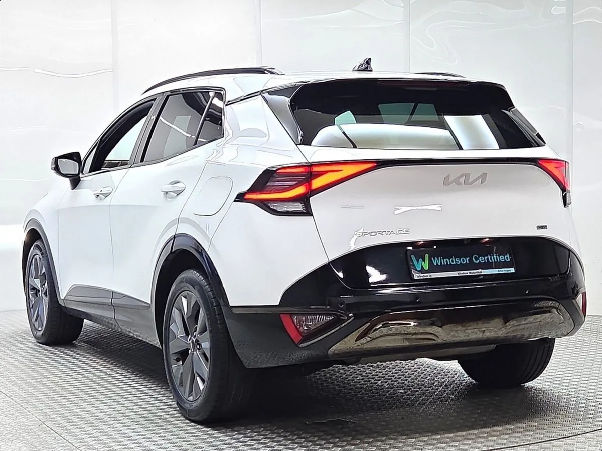 Kia Sportage SUV, Petrol Hybrid, 2024, White