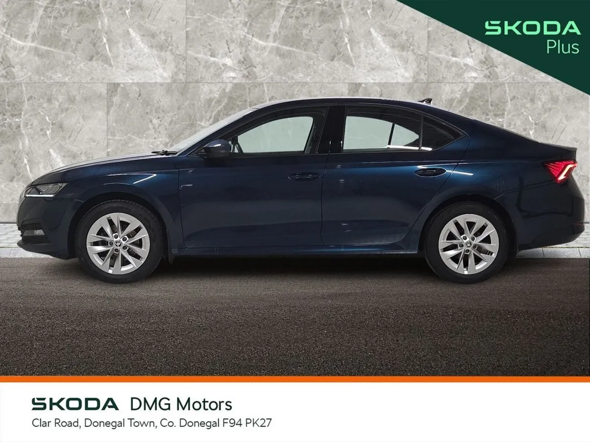 Skoda Octavia Saloon, Diesel, 2024, Blue
