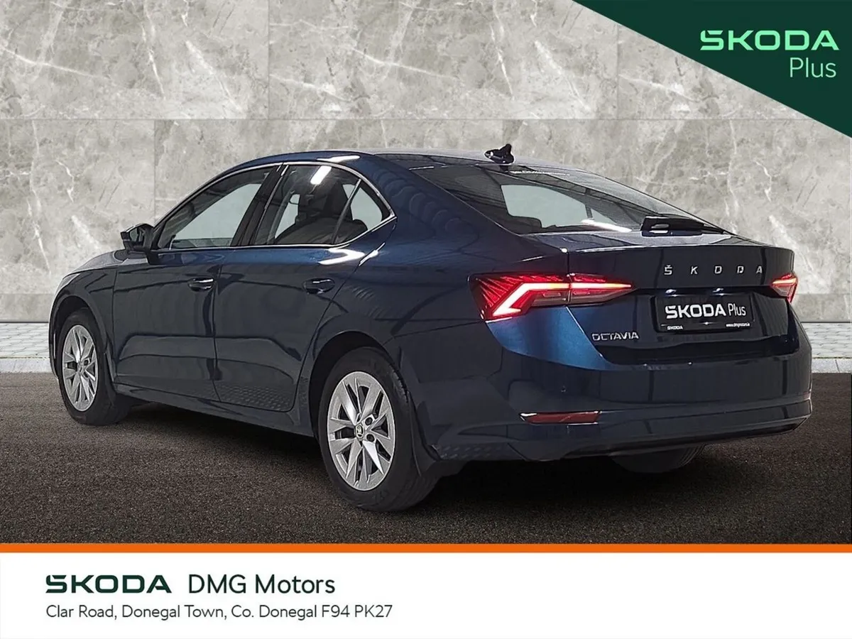 Skoda Octavia Saloon, Diesel, 2024, Blue